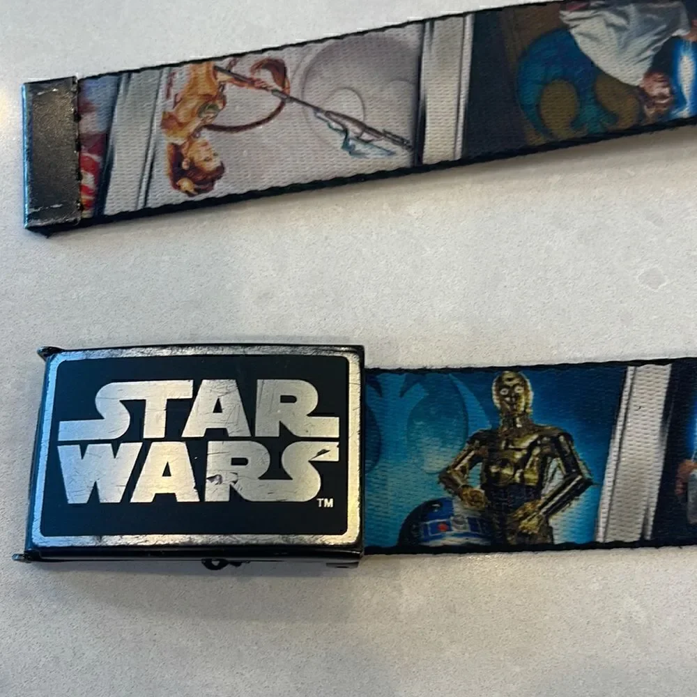 Star Wars belt with removable belt buckle. 1.5 wide belt . Works great.